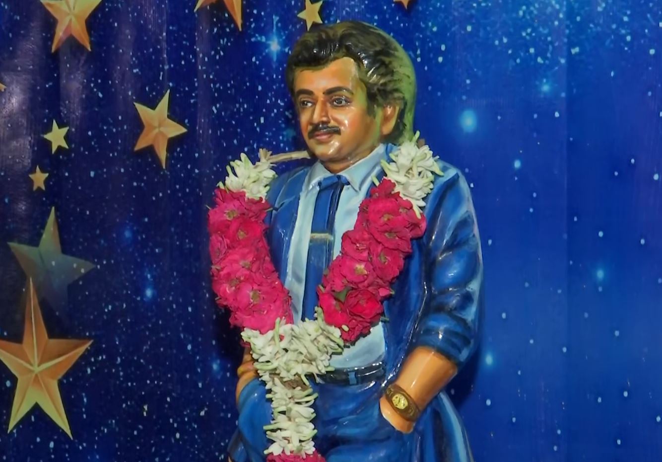 Rajinikanth Statue